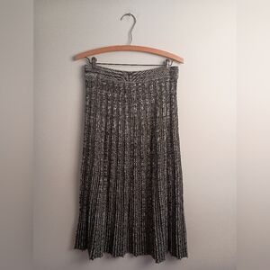 Calvin Klein- Black and Gray Knit Skirt- Size M